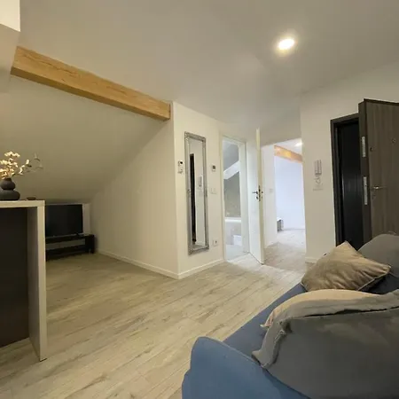 公寓 Comfort & Luxury Pnmresidence *