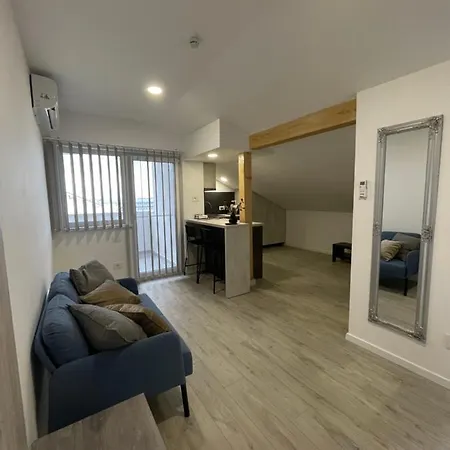 Comfort & Luxury Pnmresidence Apartment